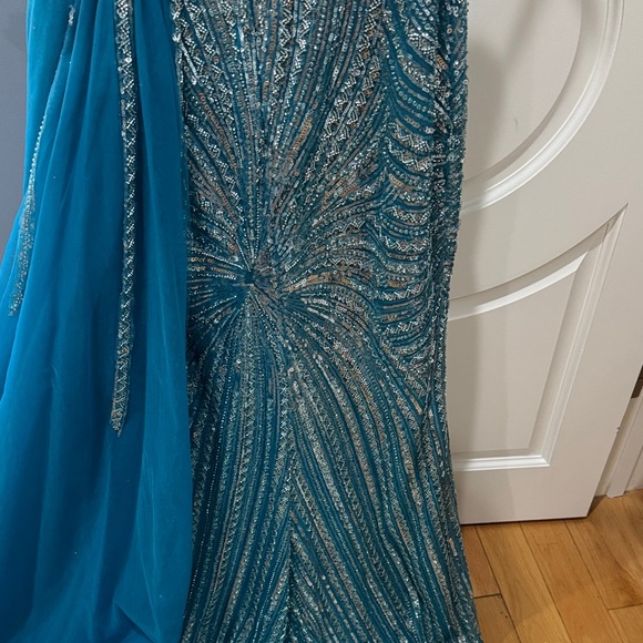 Elegant Teal Sequin Wedding Dress - Picture 7 of 10